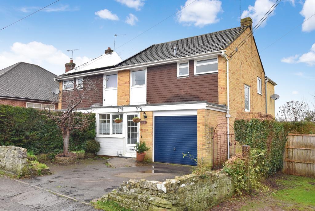 New Road, Durrington, Salisbury, SP4 8EL 4 bed semidetached house £