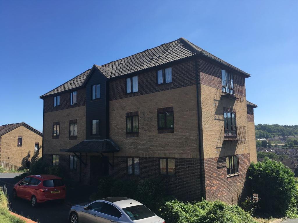 Flat, Mayfield Court, Mayfield Avenue, Dover 1 bed flat £525 pcm (£