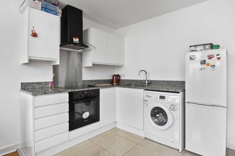1 bedroom apartment to rent, Uxbridge Road, Shepherds Bush, London W12 0NP