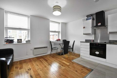 1 bedroom apartment to rent, Uxbridge Road, Shepherds Bush, London W12 0NP