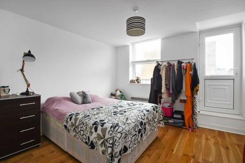 1 bedroom apartment to rent, Uxbridge Road, Shepherds Bush, London W12 0NP