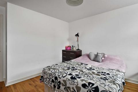 1 bedroom apartment to rent, Uxbridge Road, Shepherds Bush, London W12 0NP