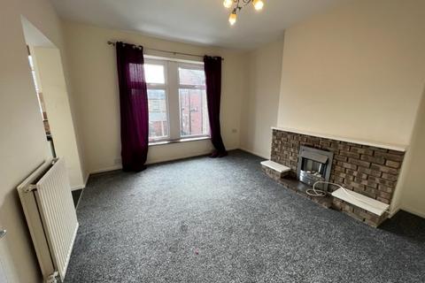 1 bedroom flat to rent, Wellington Street, Liversedge, West Yorkshire, WF15