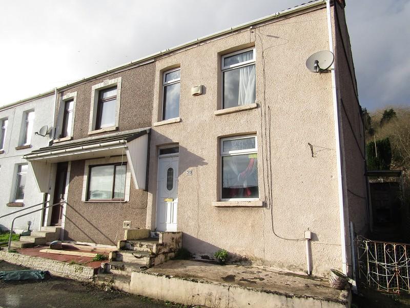 Dinas Street, Plasmarl, Swansea, City And County of Swansea. 3 bed end
