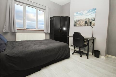 2 bedroom maisonette to rent, Selhurst Road, London, SE25
