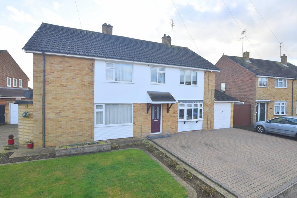 Hawkhurst Close, Chelmsford, CM1 2SN 3 bed semidetached house £425,000