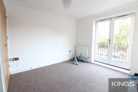 3 bedroom townhouse to rent, Bassett Green Road, Southampton