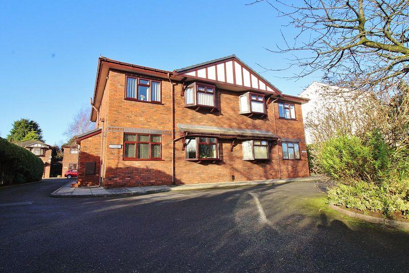 Liverpool Road, Ainsdale 2 bed apartment £139,950