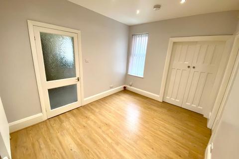 1 bedroom apartment to rent, Marsh Grove Road, Marsh, Huddersfield