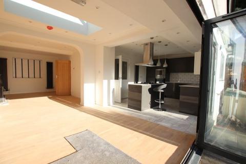 3 bedroom end of terrace house for sale, Charlton Dene , London SE7