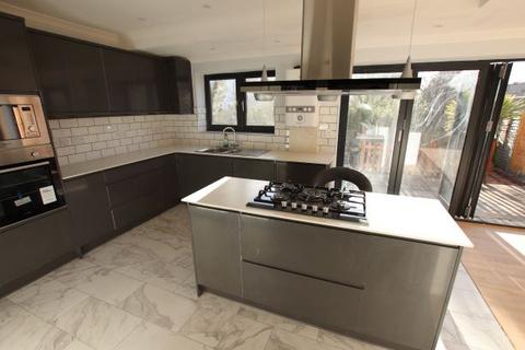 3 bedroom end of terrace house for sale, Charlton Dene , London SE7