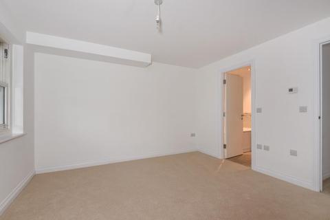 3 bedroom apartment to rent - Town Centre,  Bicester,  OX26