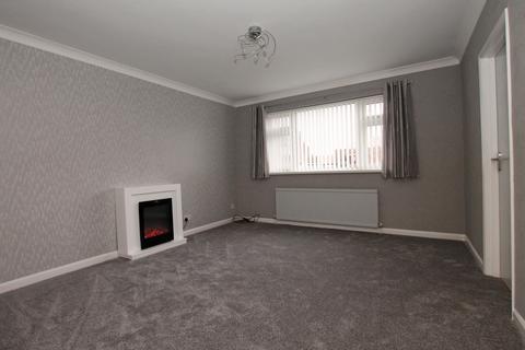 2 bedroom flat to rent, Greendale Court, HU16