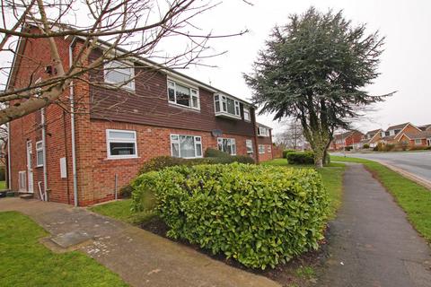 2 bedroom flat to rent, Greendale Court, HU16