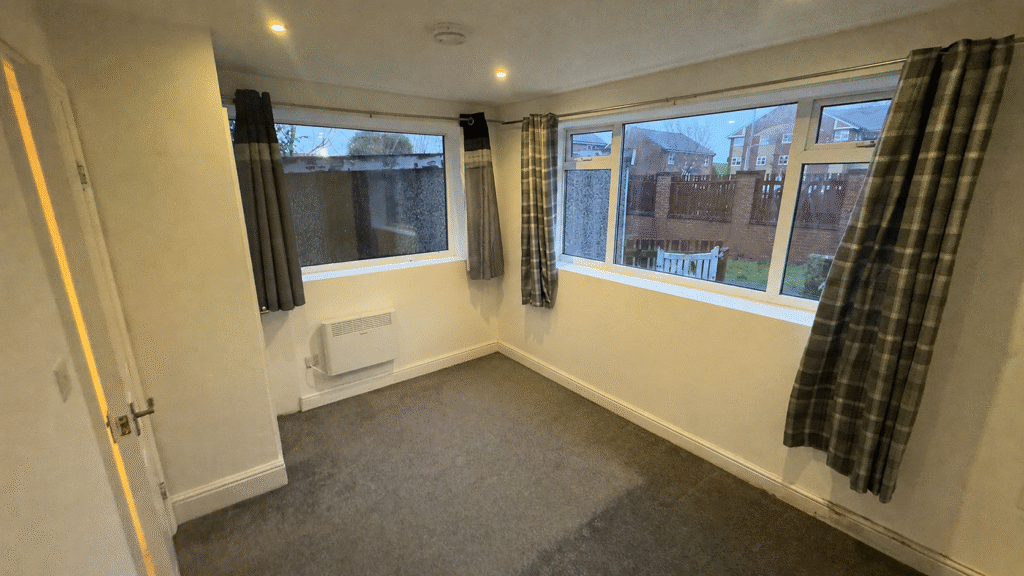 Apartment in LEEDS - More
