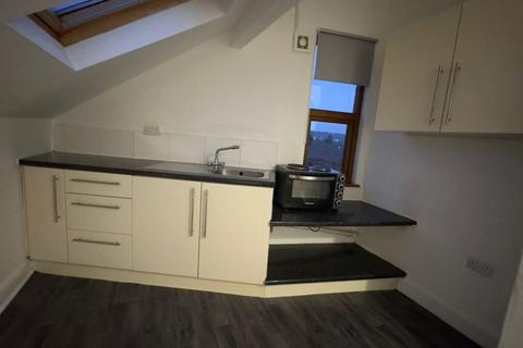 1 bedroom flat to rent, Flat 3, Parkfield Grove, Beeston, Leeds, LS11 7LS