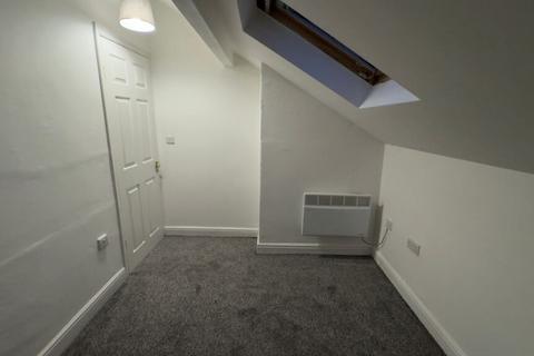 1 bedroom flat to rent, Flat 3, Parkfield Grove, Beeston, Leeds, LS11 7LS