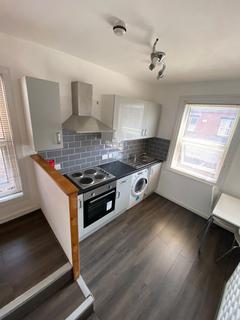 1 bedroom flat to rent, Flat 3, 77 Brudenell Road, Hyde Park, Leeds, LS6 1JD