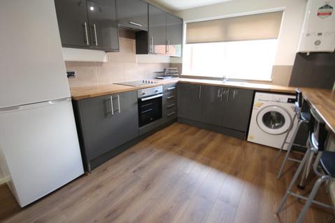 3 bedroom terraced house to rent, Woodsley Green, Hyde Park, Leeds, LS6 1SD