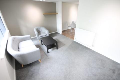 Woodsley Green, Hyde Park, Leeds, LS6 1SD