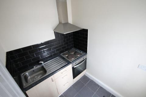 1 bedroom flat to rent, Harehills Lane, Harehills, Leeds, LS9 6HJ