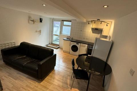 1 bedroom flat to rent, Flat 1, 77 Brudenell Road, Hyde Park, Leeds, LS6 1JD