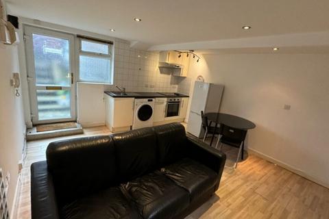 1 bedroom flat to rent, Flat 1, 77 Brudenell Road, Hyde Park, Leeds, LS6 1JD