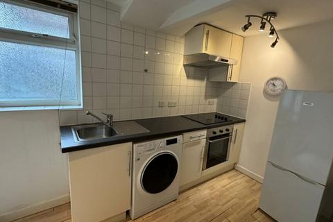 1 bedroom flat to rent, Flat 1, 77 Brudenell Road, Hyde Park, Leeds, LS6 1JD