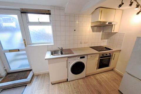 1 bedroom flat to rent, Flat 1, Brudenell Road, Hyde Park, Leeds, LS6 1JD