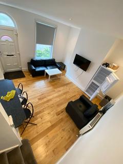 undefined, 4 Pennington Grove, Woodhouse, Leeds, LS6 2JL