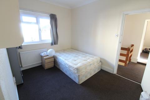 4 bedroom maisonette to rent, Lewes Road