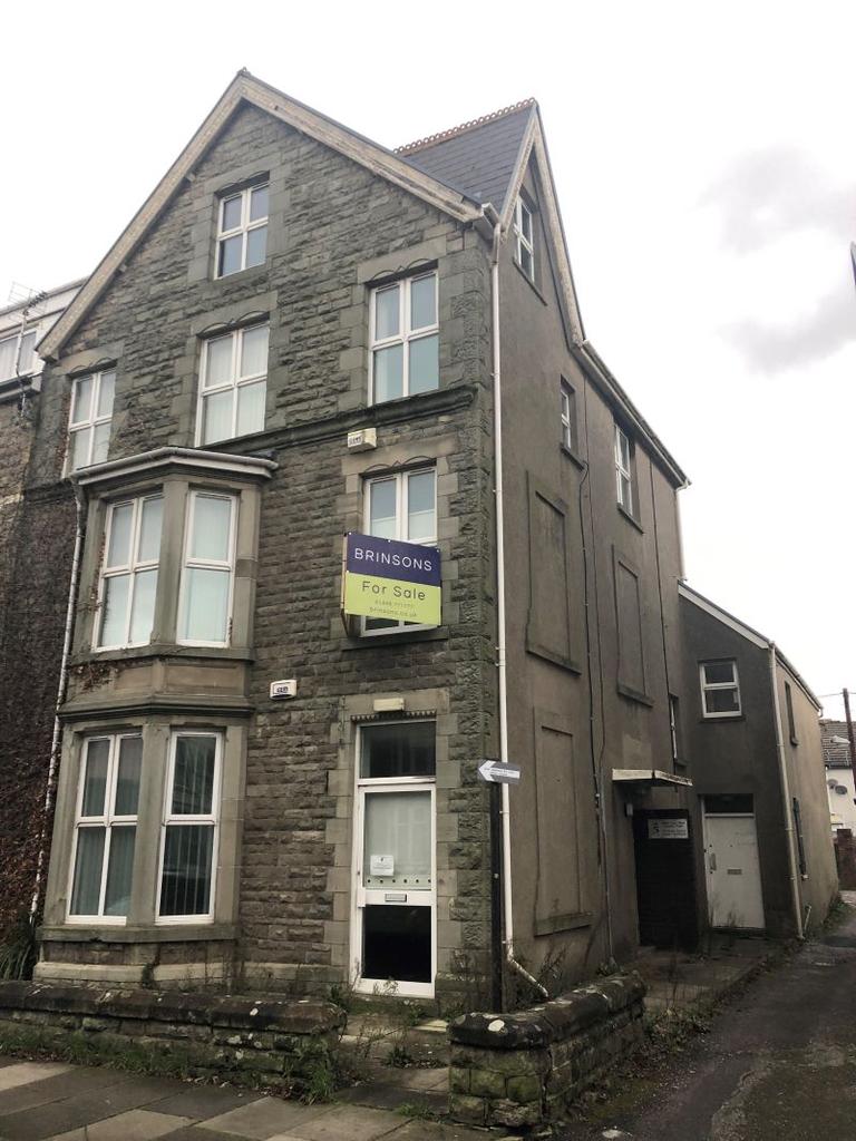 Victoria Avenue, Porthcawl, CF36 3HG Semi detached house £179,000
