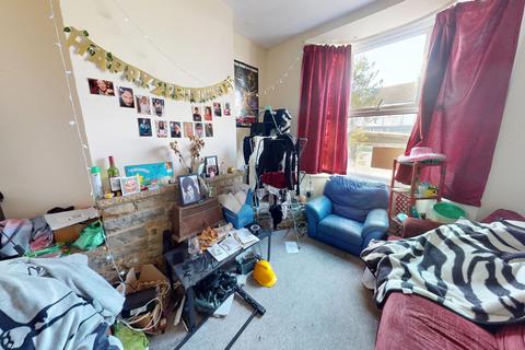4 bedroom terraced house to rent, Lewes Road