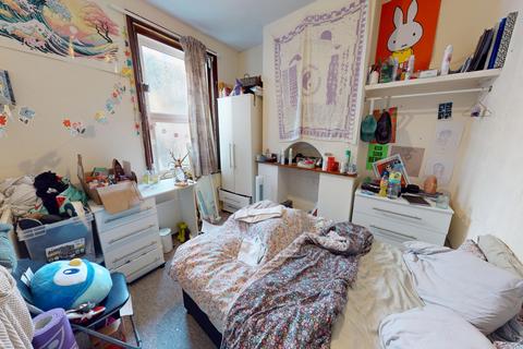 4 bedroom terraced house to rent, Lewes Road