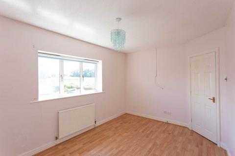 2 bedroom mews to rent, Carnoustie, Bolton, BL3