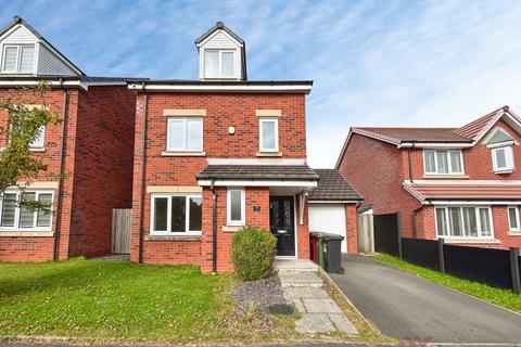 4 bed detached house for rent in Salisbury Avenue, Bolton, BL1