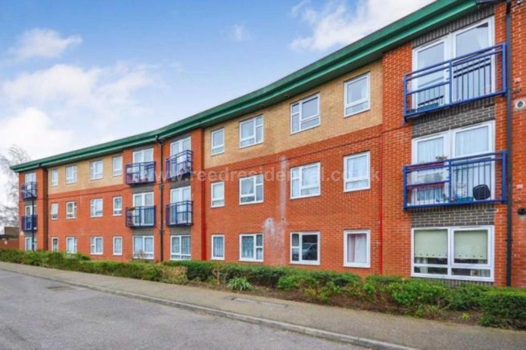 Gibson Court, Harlow 2 bed apartment £185,000