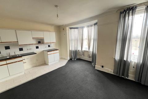 2 bedroom flat to rent, High Road, Swaythling, Southampton, SO16