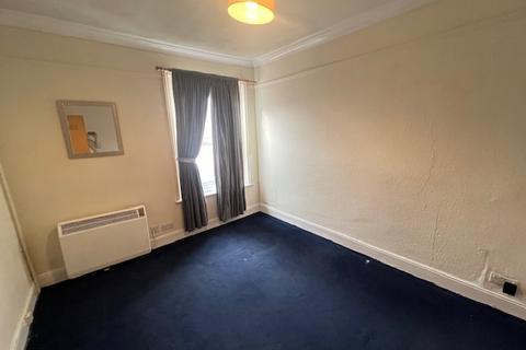 2 bedroom flat to rent, High Road, Swaythling, Southampton, SO16