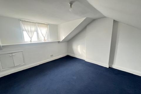 2 bedroom flat to rent, High Road, Swaythling, Southampton, SO16