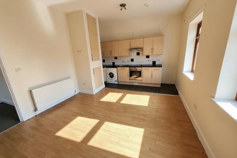 3 bedroom flat to rent, Derby Road, Newtown, Southampton, SO14