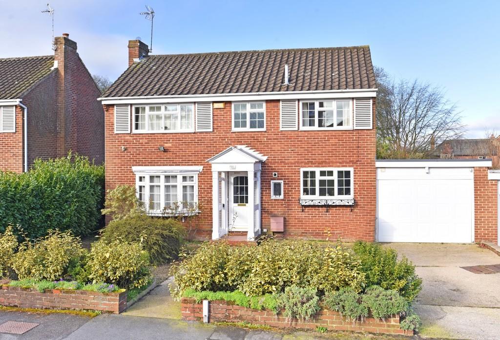 Harcourt Drive, Harrogate 3 bed detached house £475,000