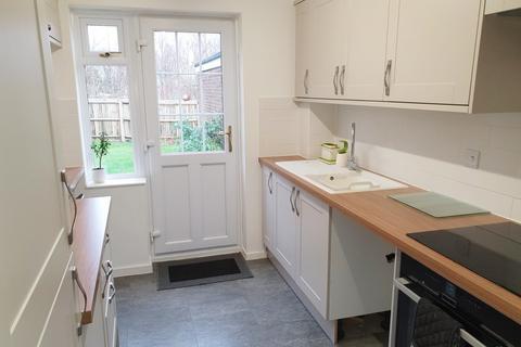 3 bedroom semi-detached house to rent, Coates Close, Basingstoke RG22