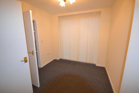 3 bedroom semi-detached house to rent, Chislehurst Avn, Leicester LE3
