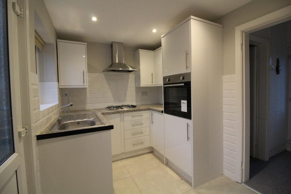 Glenmore Avenue, Shepshed 2 bed semidetached house £650 pcm (£150 pw)