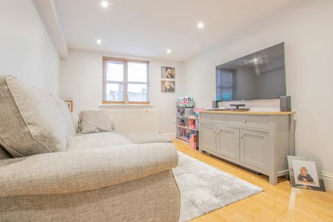 2 bedroom apartment to rent, High Street, Hoddesdon EN11