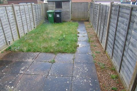 2 bedroom terraced house to rent, Wallace Twite Way, King's Lynn