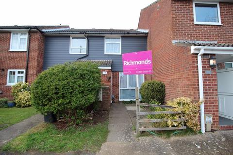 2 bedroom terraced house to rent, Culver Close, Netley, Southampton SO31 5GJ