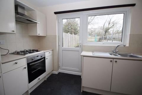 2 bedroom terraced house to rent, Culver Close, Netley, Southampton SO31 5GJ