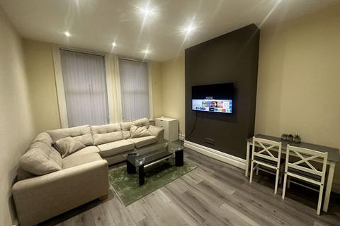 undefined, ROOMS AVAILABLE 7 Bedroom Student House, Available July 2025